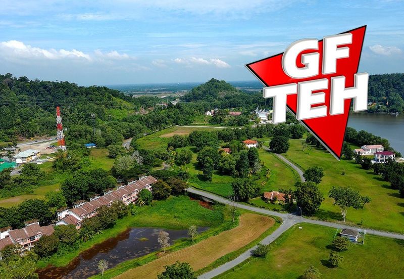 Bukit Merah Laketown Resort