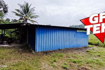 5.8 acres Agricultural Land | 770m from mainroad | small house | Kuala Kangsar Rm3psf