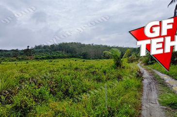5.8 acres Agricultural Land | 770m from mainroad | small house | Kuala Kangsar Rm3psf