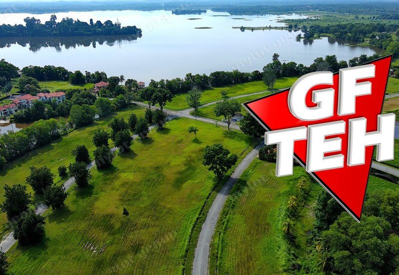 Bukit Merah Laketown Resort