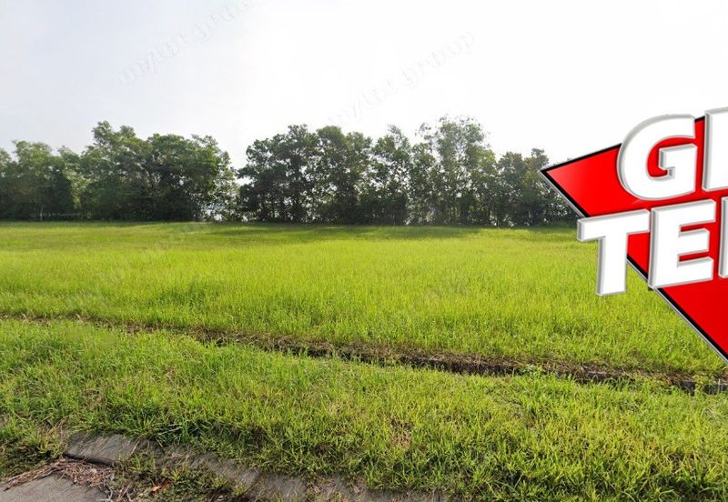 Bukit Merah Laketown Resort