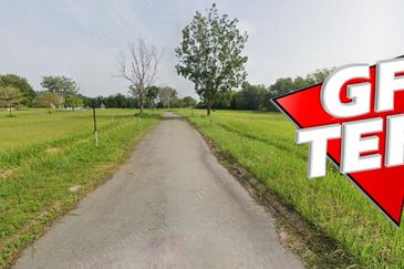 Bukit Merah Laketown Resort