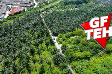 Jalan IKS Simpang Ampat