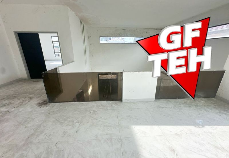 Jalan IKS Simpang Ampat