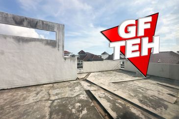 Jalan IKS Simpang Ampat