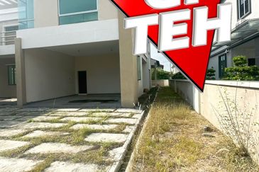 Jalan IKS Simpang Ampat