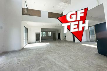 Jalan IKS Simpang Ampat