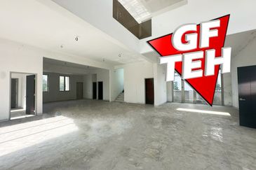 Jalan IKS Simpang Ampat