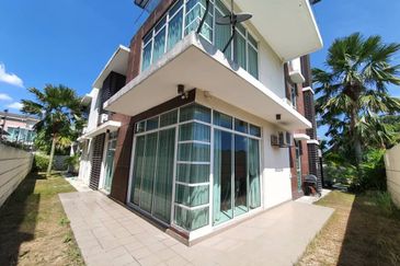 Bandar Tun Hussein Onn