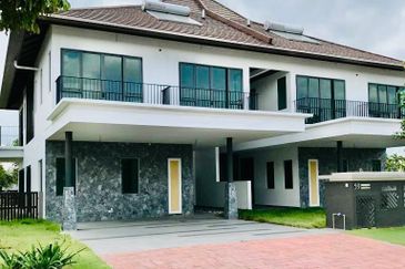 Double Storey Semi-D Charms Of Nusantara