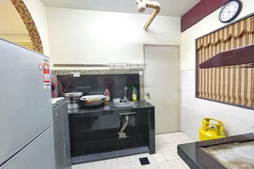 Pangsapuri Mayang, Puncak Jalil