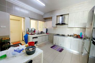 (END LOT) 2.5 Storey SuperLink Cyprus, USJ Heights