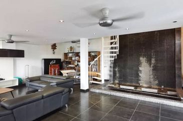 (RENOVATED) 4 Storey ID Design Semi-D  Jalan G1