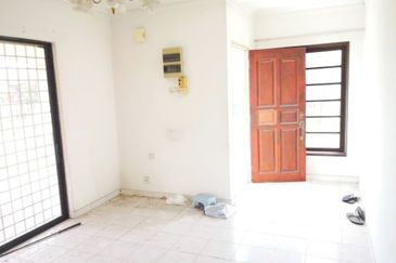 Jalan Suasana, Bandar Tun Hussein Onn