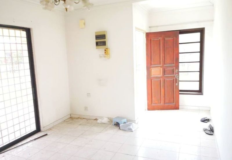 Jalan Suasana, Bandar Tun Hussein Onn