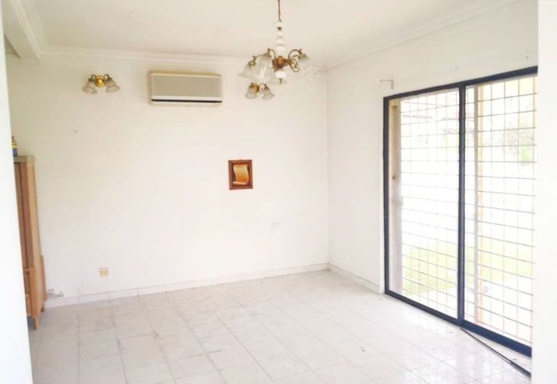 Jalan Suasana, Bandar Tun Hussein Onn