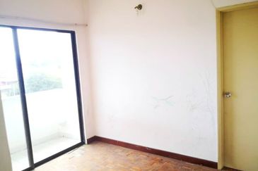 Jalan Suasana, Bandar Tun Hussein Onn