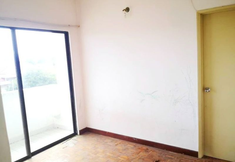 Jalan Suasana, Bandar Tun Hussein Onn