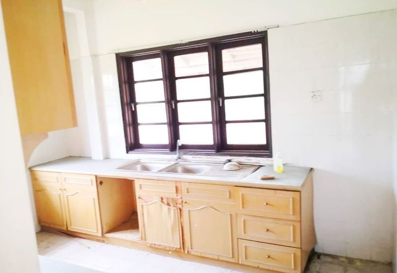 Jalan Suasana, Bandar Tun Hussein Onn