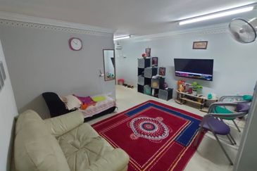 (RENOVATED) Flat Pandan Jaya M11 