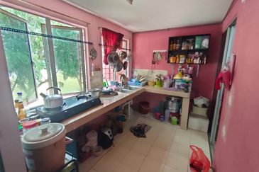 (RENOVATED) Flat Pandan Jaya M11 