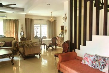 (End Lot) 2 Storey Semi-D converted to Bungalow