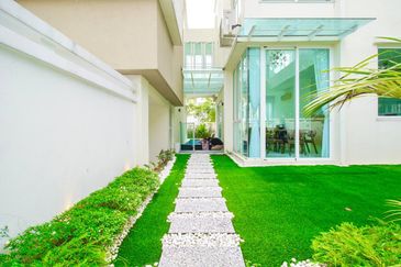 [EXQUISITE] 3 Storey Courtyard Villa, Contours, Ta