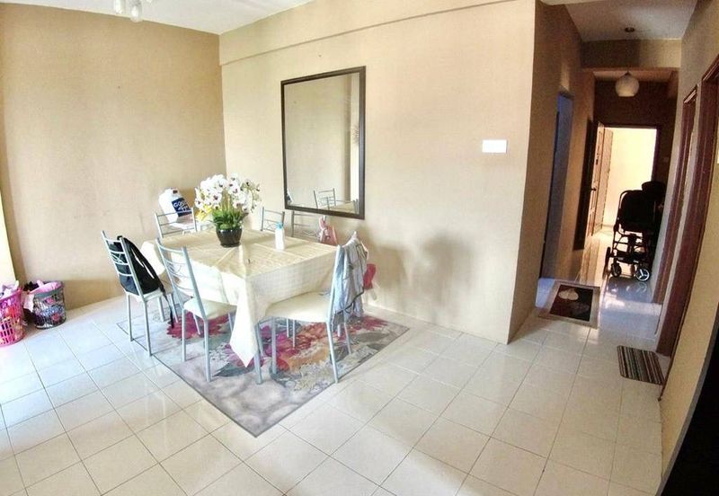 Kristal Heights Apartment