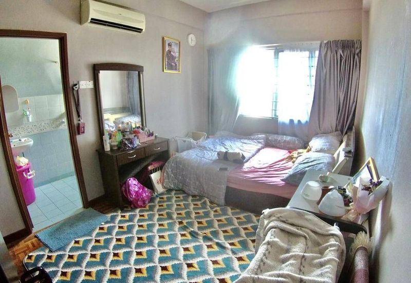 Kristal Heights Apartment