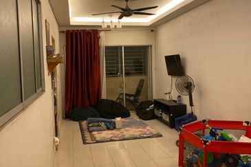 Residensi Bistaria, Ukay Bistari