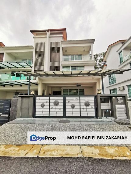 (End Lot) 2.5 Storey Superlink House Putra Residen, Taman Pinggiran Putra, Seri Kembangan., Selangor, Seri Kembangan