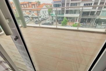 Taman Pinggiran Putra