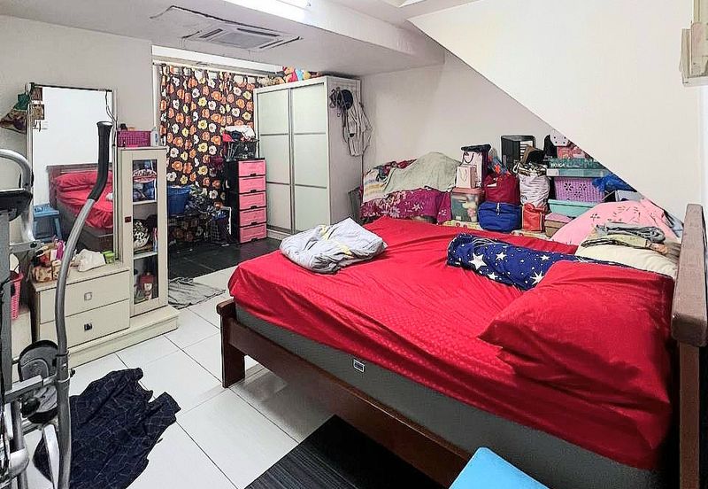 Jalan Bunga Kemboja 15