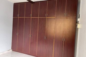 Pangsapuri Kristal (Crystal Tower), Taman Bukit Indah