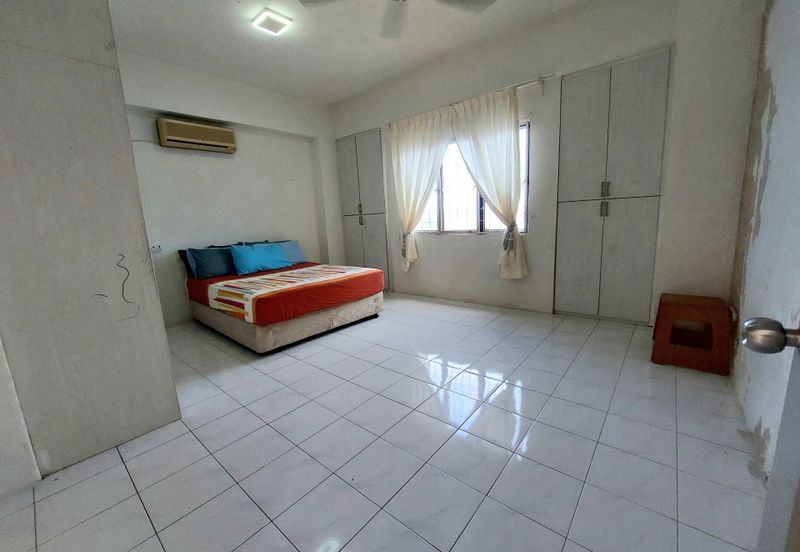 Casa Venicia Condominium