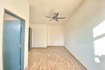 (END LOT) 2 Storey Semi D @ Emery Kemensah, Melawati KL