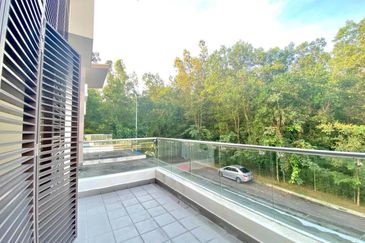 (CORNER LOT) 2 Storey Semi D @ Emery Kemensah, Melawati KL