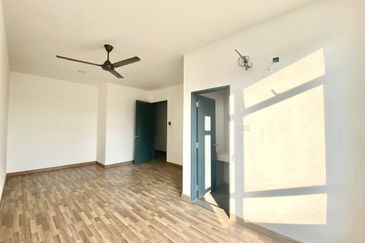 (CORNER LOT) 2 Storey Semi D @ Emery Kemensah, Melawati KL