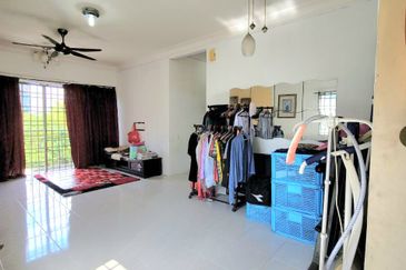 Angsana Apartment @ Taman Raintree