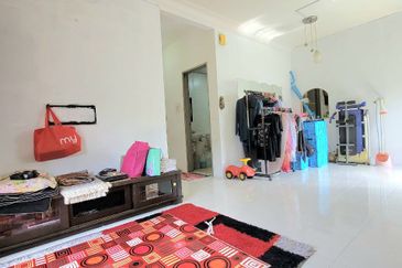 Angsana Apartment @ Taman Raintree