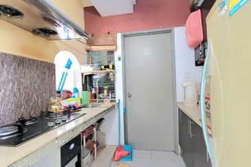 Angsana Apartment @ Taman Raintree