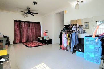 Angsana Apartment @ Taman Raintree