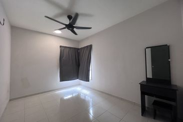 Residensi Laguna Biru 2