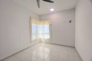 Residensi Laguna Biru 2