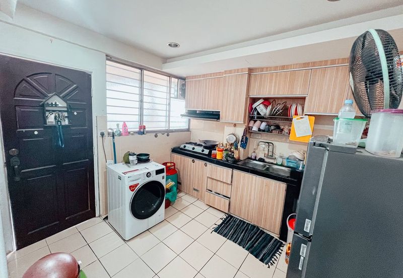 Residensi Bistaria, Ukay Bistari