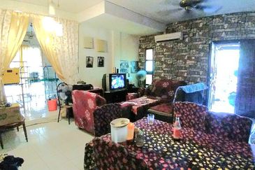 2 Storey Semi D Cluster Az Zahrah Puncak Alam