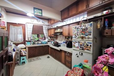 BUNGALOW DOUBLE STOREY TAMAN SETIA GOMBAK K L