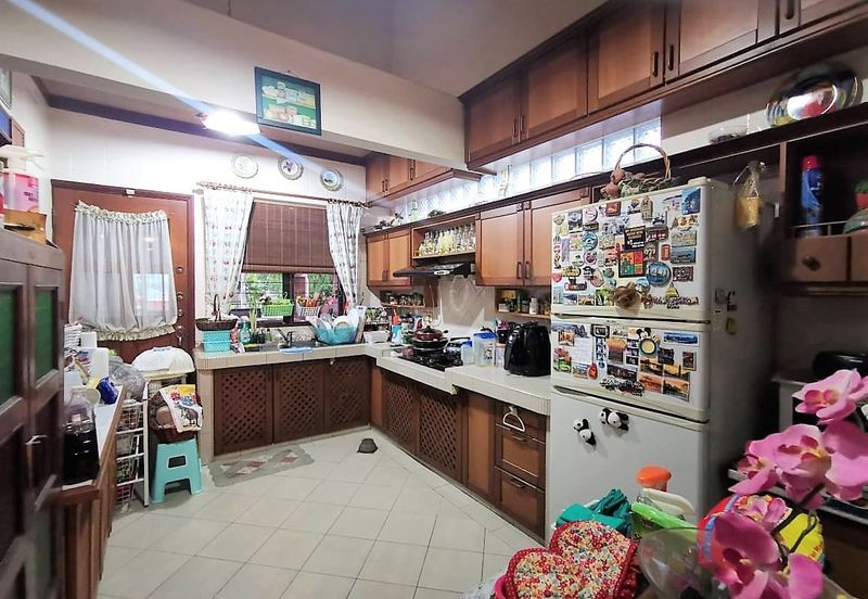 BUNGALOW DOUBLE STOREY TAMAN SETIA GOMBAK K L