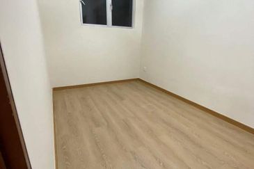 (RENOVATED) Apartment Seri Warisan, Kota Warisan Dengkil for sale 250k only