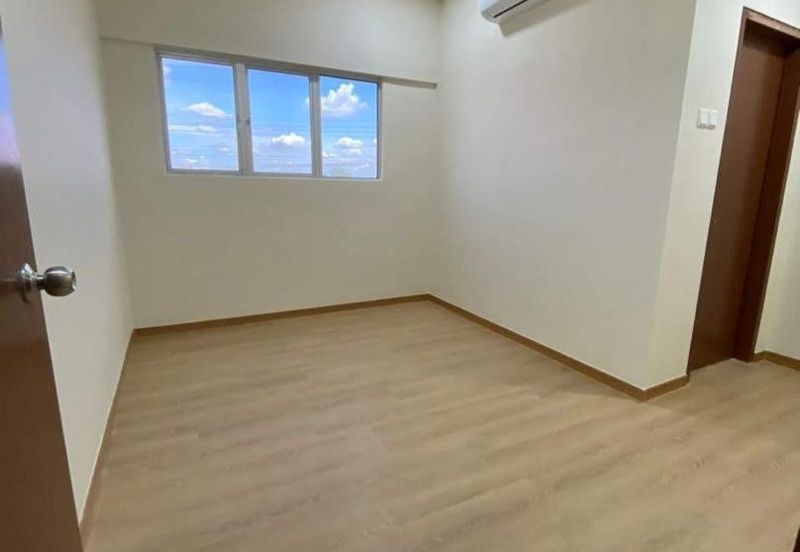 (RENOVATED) Apartment Seri Warisan, Kota Warisan Dengkil for sale 250k only